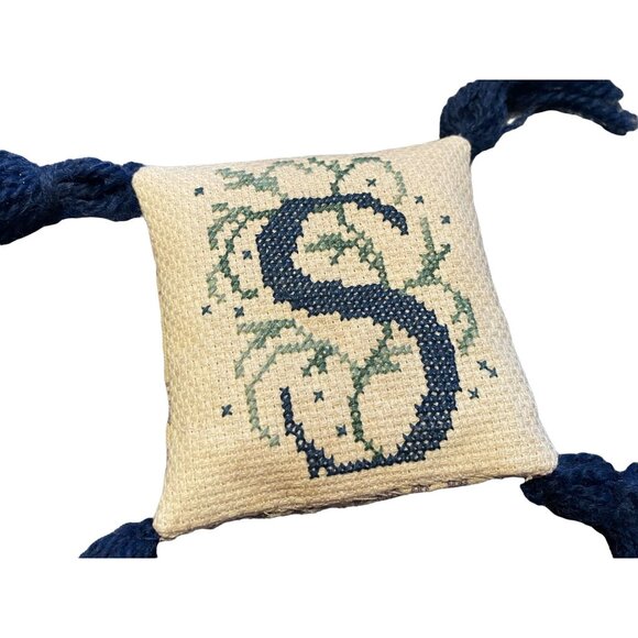 Vintage Cottage Core Needlepoint Monogram tasseled "S" sachet pillow farmhouse - Picture 2 of 5